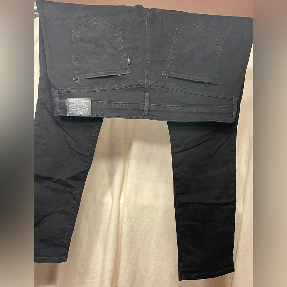 LEVI'S 311 Shaping Skinny size 34. Black.